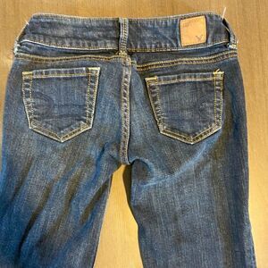 American Eagle Artist Cropped Jeans -- Size 00